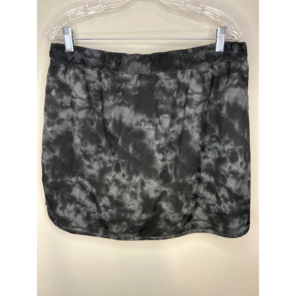 Skort/skirt/shorts, camo elastic waist, draw string Large (9) - Picture 3 of 6